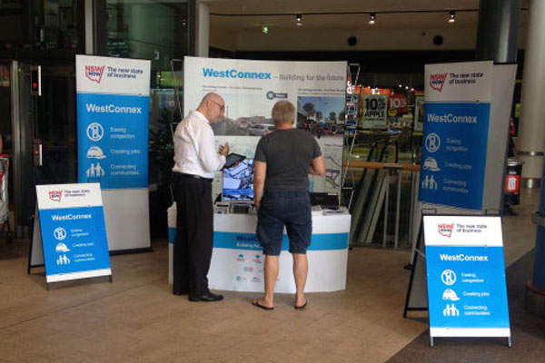 The WestConnex team members sharing information about the project with citizens. Credit: Roads and Maritime Services.