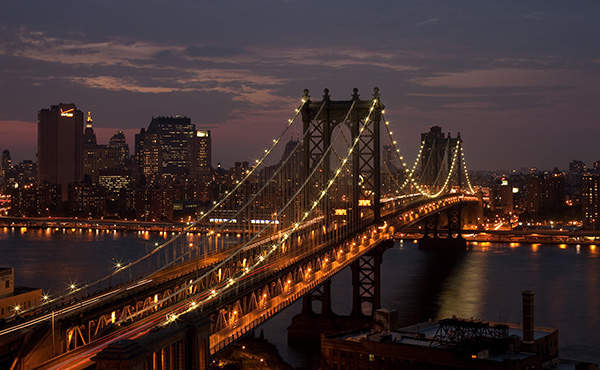 Manhattan Bridge is a suspension bridge across the East River in New York City. Image courtesy of slowpoke748.