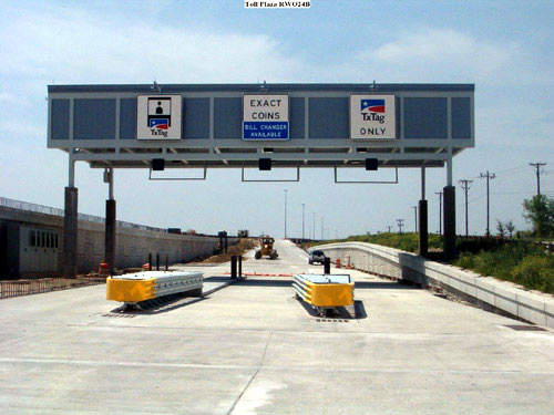 SH45 toll under construction; it now has four lanes and opened in spring 2007.