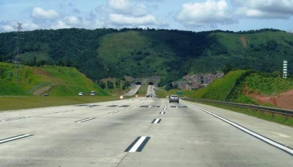 The western section of the Mario Covas Beltway is 32km long. Image courtesy of F Lamiot.