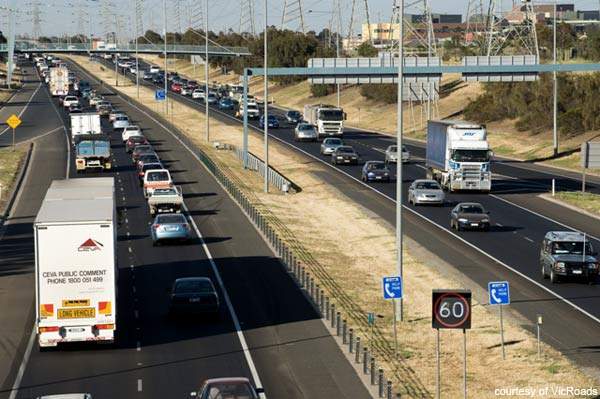 Over 142,000 vehicles traverse the M80 per day, 16&#37; of this being heavy freight.