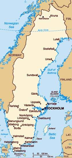 J&#246;nk&#246;ping is divided in half by Lake Munksj&#246; and is situated at the bottom of Lake V&#228;ttern in Sweden.