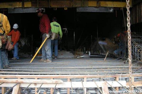 The construction work on the south bridge of the Confusion Hill project is making use of a segmental cast-in-place technique.