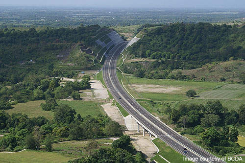 The Jalung Cut of the expressway.